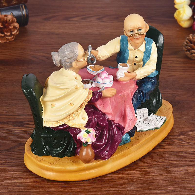 Eternal Bond – Handcrafted Decorative Love Sculpture