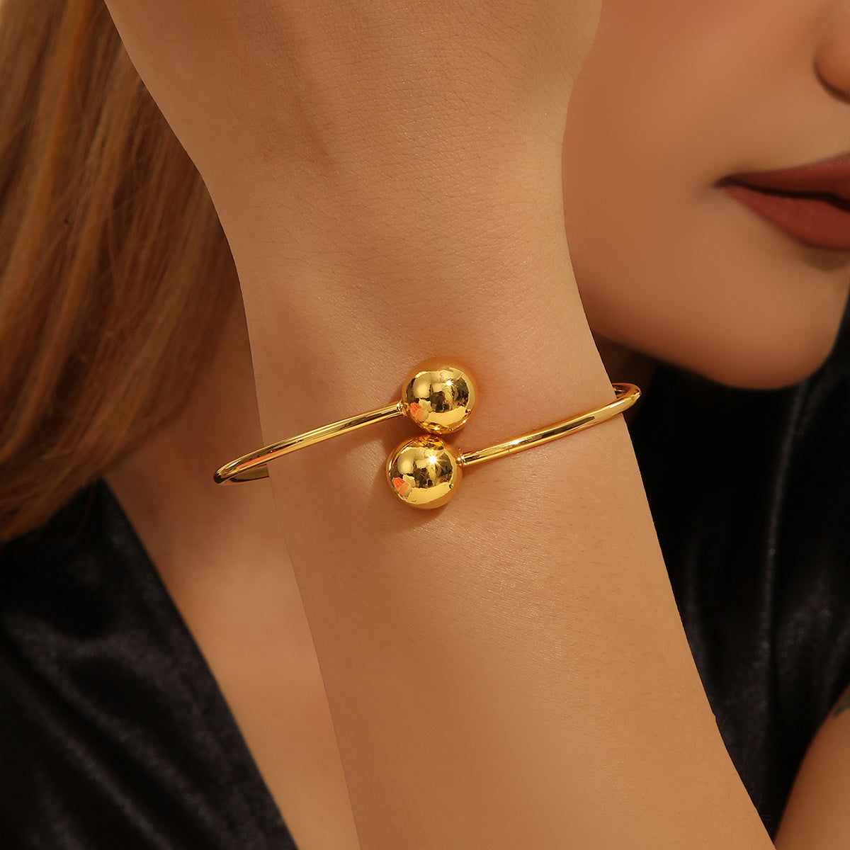 Aurora Luxe Dual Sphere Bracelet – Timeless Elegance Reimagined