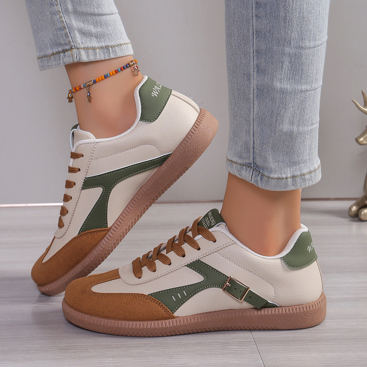 Zapatos de mujer de talla grande, zapatos de entrenamiento alemanes, punta redonda clásica
