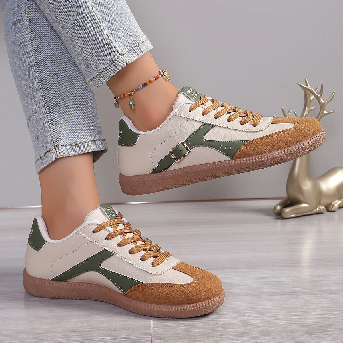 Zapatos de mujer de talla grande, zapatos de entrenamiento alemanes, punta redonda clásica
