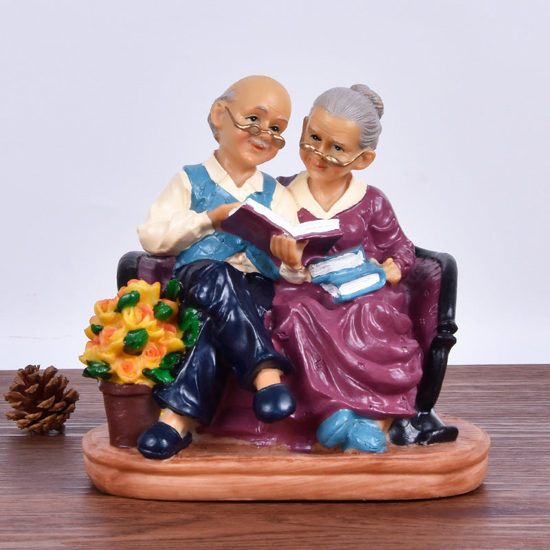 Eternal Bond – Handcrafted Decorative Love Sculpture