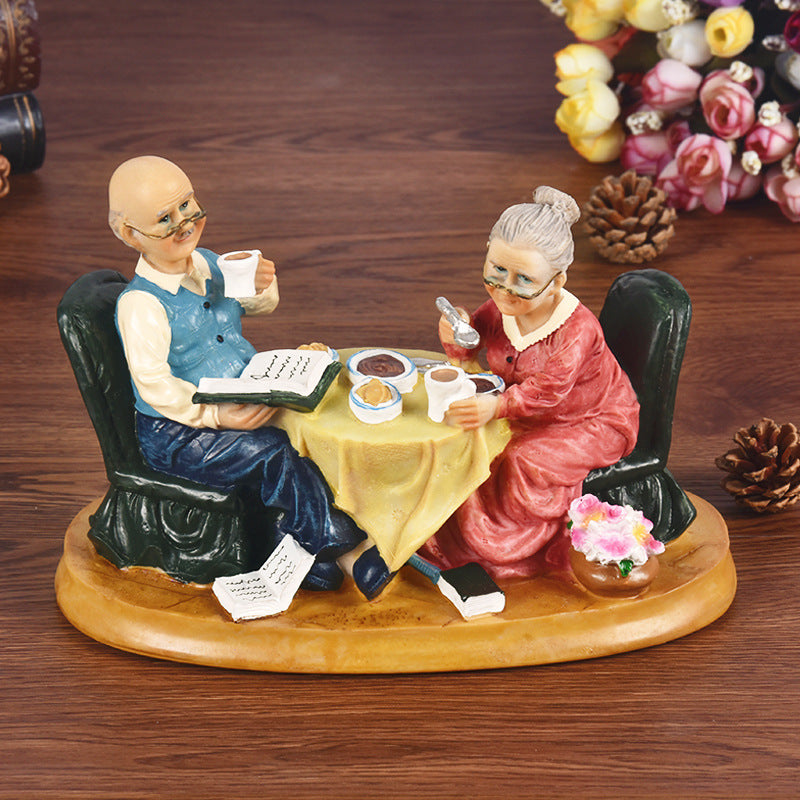 Eternal Bond – Handcrafted Decorative Love Sculpture
