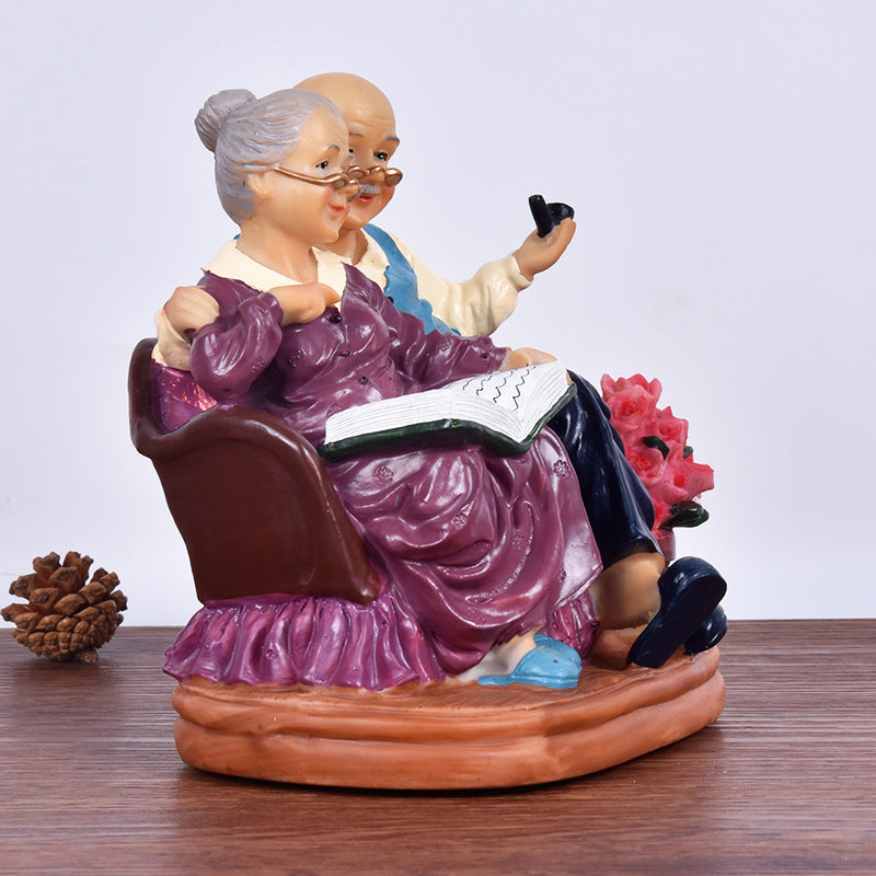 Eternal Bond – Handcrafted Decorative Love Sculpture