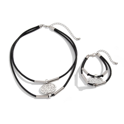 Simple Double-layer Elbow Necklace Retro Ethnic Relief Short Pendant Necklace Necklace For Women