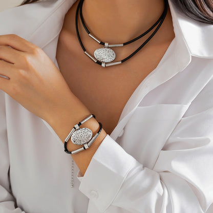 Simple Double-layer Elbow Necklace Retro Ethnic Relief Short Pendant Necklace Necklace For Women