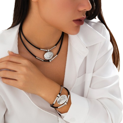 Simple Double-layer Elbow Necklace Retro Ethnic Relief Short Pendant Necklace Necklace For Women