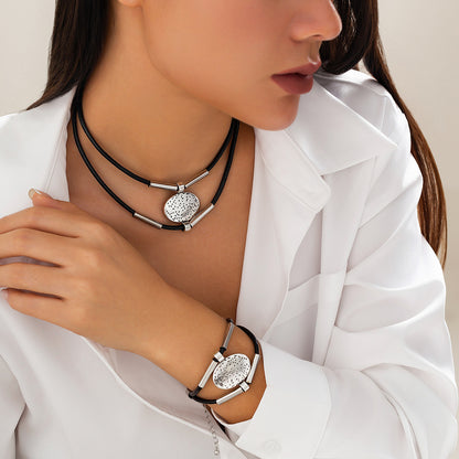 Simple Double-layer Elbow Necklace Retro Ethnic Relief Short Pendant Necklace Necklace For Women
