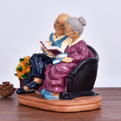 Eternal Bond – Handcrafted Decorative Love Sculpture